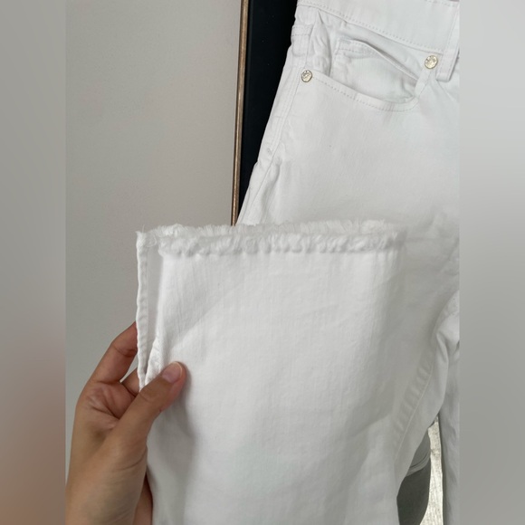 Lilly Pulitzer White Ankel Cropped Jeans w/ Raw Hem - Picture 3 of 7